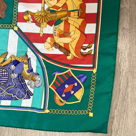 HERMES SCARF Chocs En Plumes Green Vintage Gorgeous Silk ๐ฏ AUTHENTIC - Picture 6 of 16
